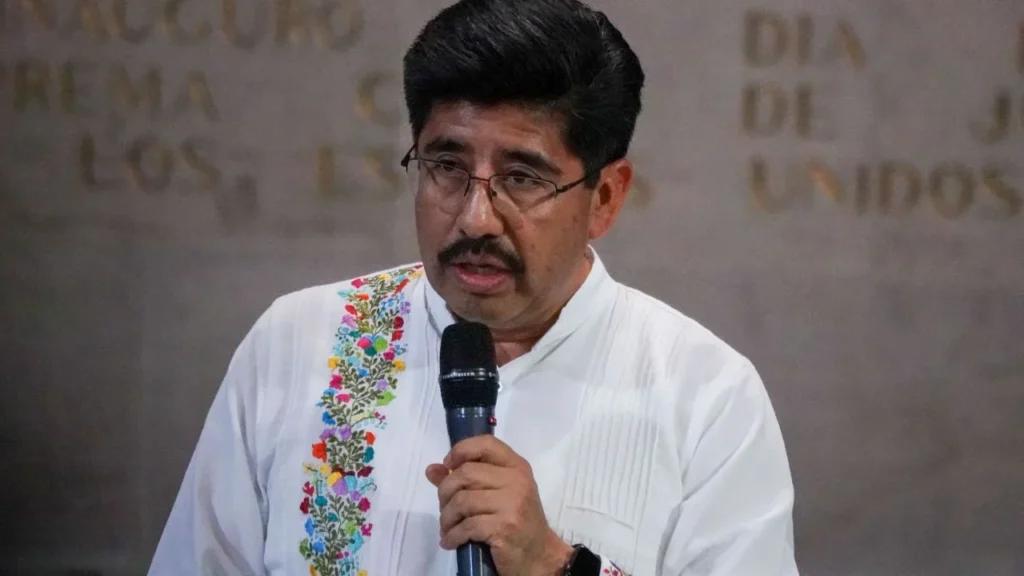 Estudiantes de la UNAM confrontan a Hugo Aguilar por reforma judicial