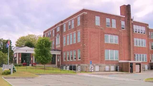 Lawmakers advance amendment to give state power over school districts in financial distress