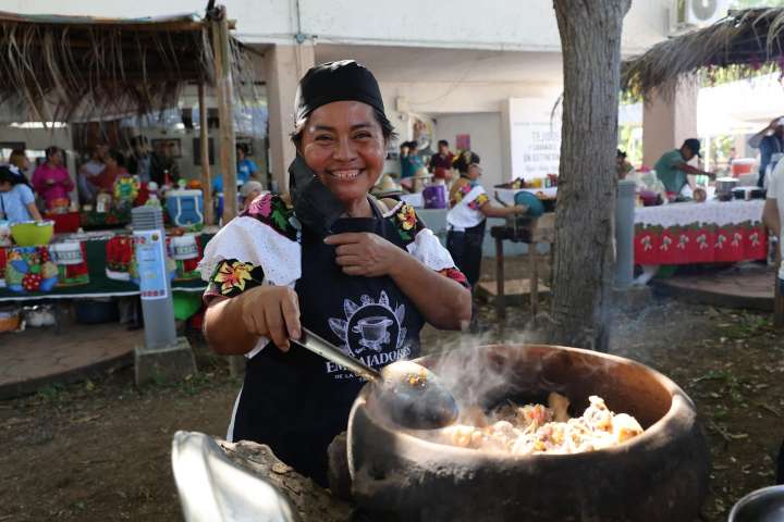 Cocineras tradicionales presumen saberes y sabores en Festival Cultural CICOM*