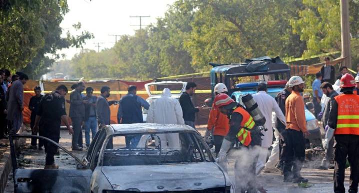 Pakistán: Al menos 12 muertos en un atentado suicida en la capital Islamabad últimas
