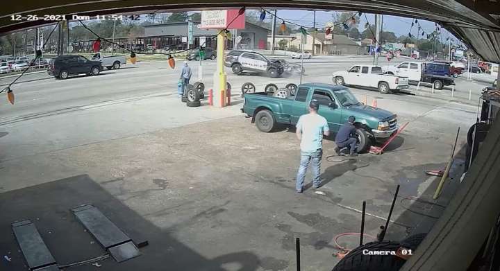 Federal jury awards $13 million to family of man killed in crash with Houston police officer