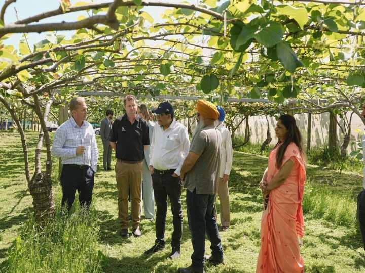 Piyush Goyal meets Kiwi-Indian farmers