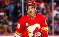 Calgary Flames defenceman Parekh leaves game with upper