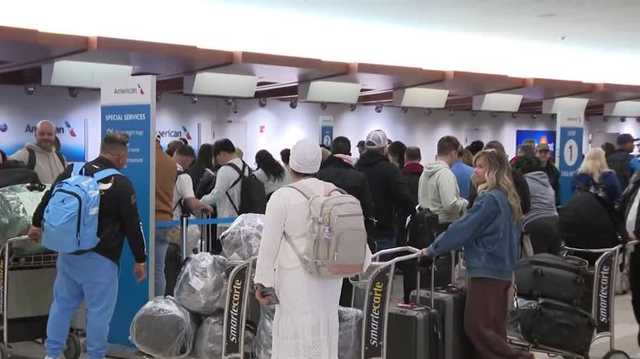 All 3 runways now back open at Louisville's airport after crash