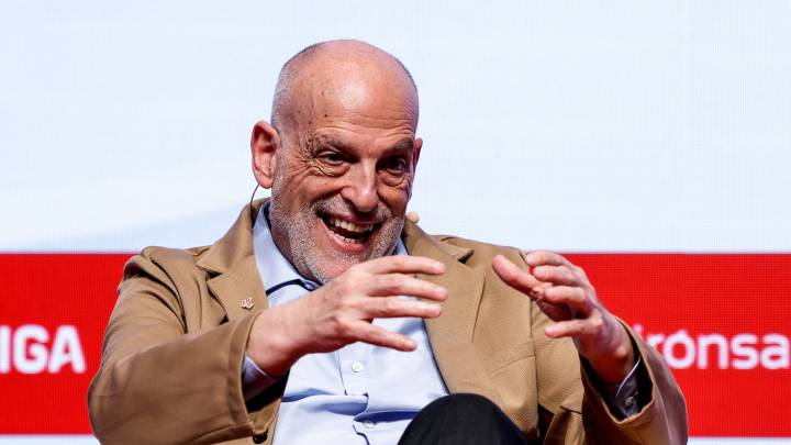 Tebas defiende el Plan Miami a cuenta de la NFL en el Bernabéu