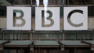 La BBC se disculpa con Trump por haber editado su discurso, pero rechaza compensarle económicamente