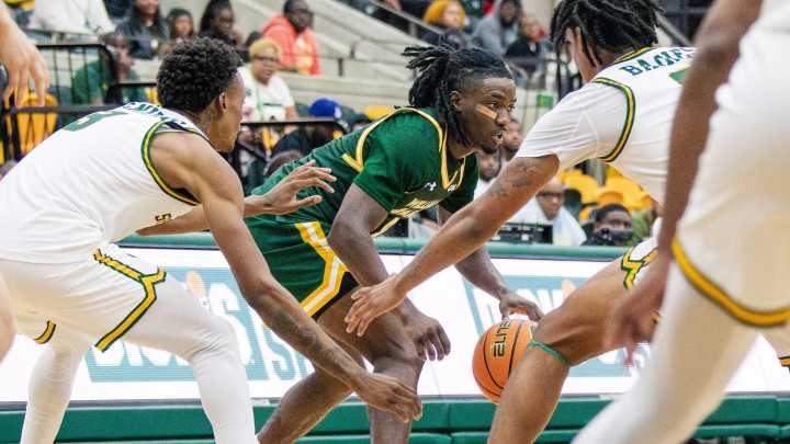 W&M Men’s Basketball Rallies for Comeback Road Win at Norfolk State