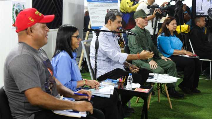 Presidente Maduro llamó a las comunidades a participar en la Cuarta Consulta Popular de este 23