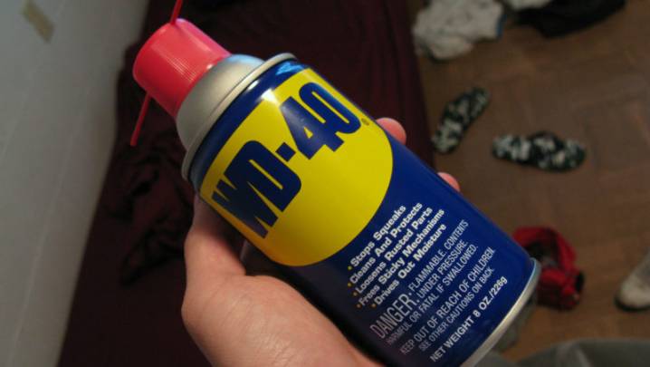 Mennonite Man Sprays WD-40 on His Achey Elbow