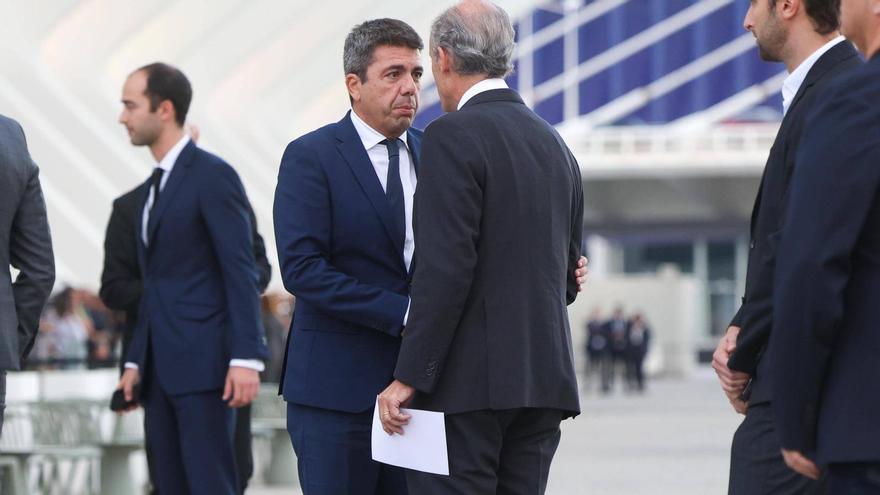 Camps dona suport a un relleu de Mazón sense eleccions, però amb congrés del PPCV