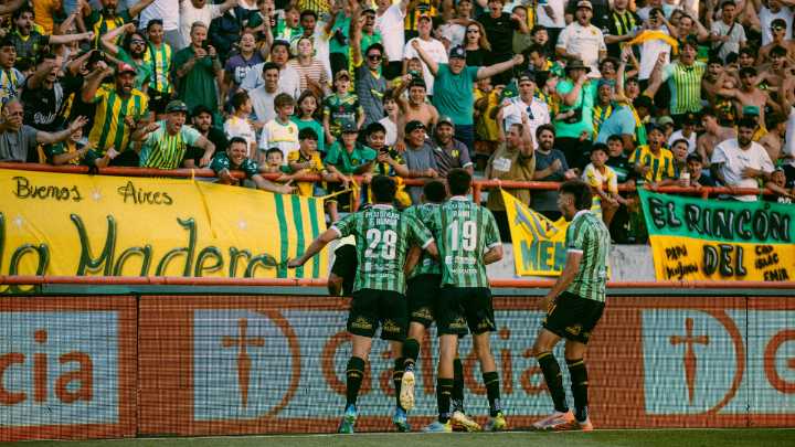 Aldosivi seguirá en primera y descendieron San Martín y Godoy Cruz