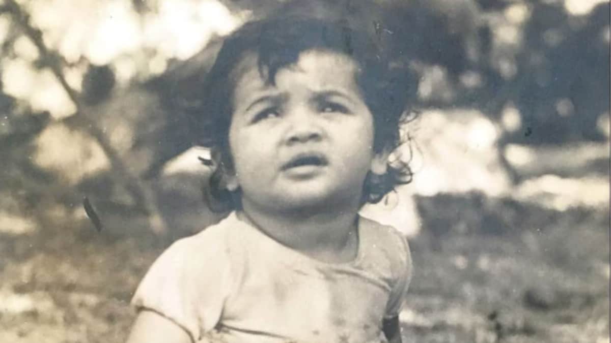 She Won Her 1st National Award At 25, Battled Alcoholism, Sparked Controversy For Kissing Her Filmmaker Father