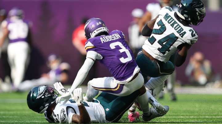 Eagles promising safety breaks leg vs Cowboys. Is he done for season?