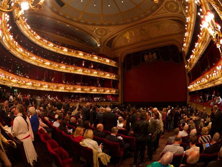 Royal Opera House commissions new stage curtains to honour the King