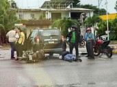 Fuerte choque deja a un motociclista lesionado en Chetumal