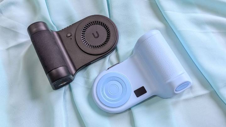 Belkin Stage PowerGrip vs. KraftGeek PowerShutter: Convert your smartphone into an old-school camera with these new-school power banks. They both have their charms, but one has an advantage over the o