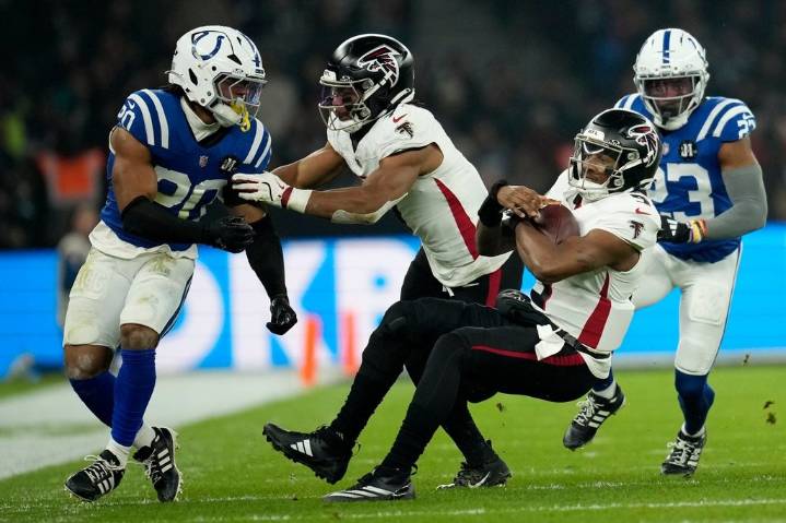 Falcons struggle on third down against Colts and slip to fourth straight loss