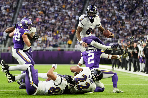 Los Ravens ganan su tercer juego consecutivo al vencer 27-19 a los Vikings con tres robos de balón