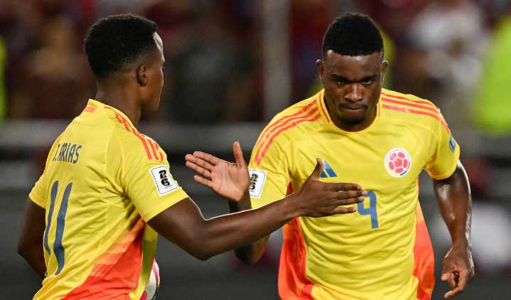 Jhon Córdoba sin presión: "Estoy acostumbrado a la competencia interna