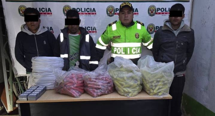 La Libertad: Policía interviene a tres hombres que transportaban 1,207 cartuchos de dinamita