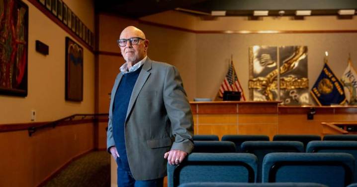 A federal defense contractor is seeking hundreds of coastal Oregon hotel rooms, City of Newport says