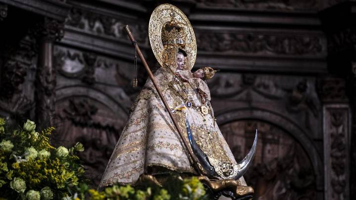 ¿Qué donó Baldomero González Álvarez, médico de la Casa Real, a la patrona de Cáceres?