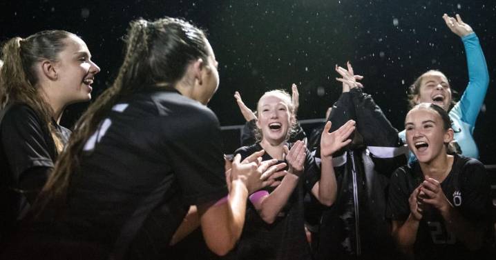 Oakdale girls soccer gets over the hump, advances to 3A state final