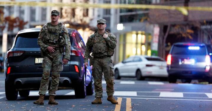 Agentes heridos durante tiroteo en Washington son jóvenes de 20 y 24 años, Trump acusa terrorismo