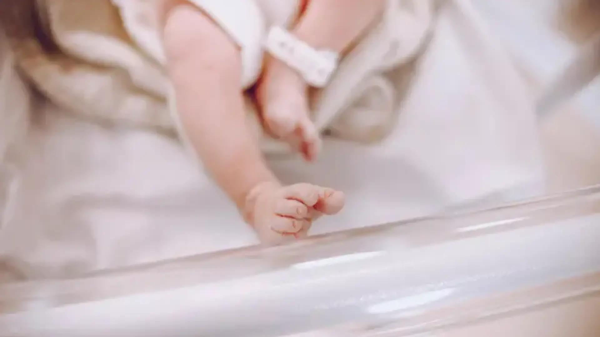 Frustran la venta de una bebé por 3.000 euros a una pareja que no podía tener hijos