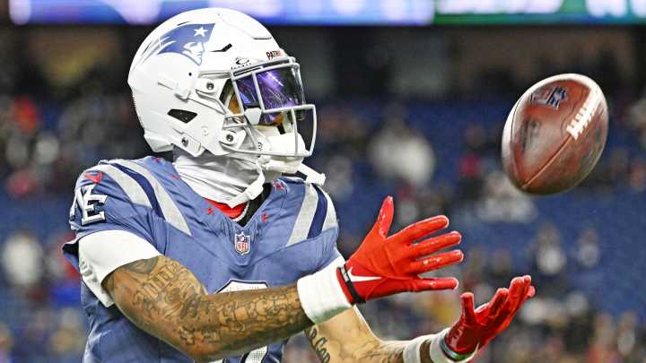 Christian Gonzalez’s Celebration After Marcus Jones’ Touchdown Goes Viral