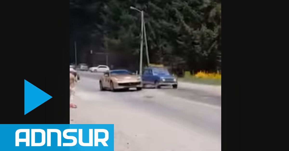 14:39 El épico video en que un Renault 4 sobrepasa a una Ferrari en una ruta de la Patagonia