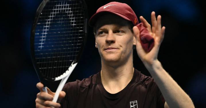Sinner cruises past Zverev and into last four of ATP Finals