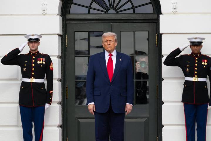 Trump insiste en que “está dispuesto” hablar con Venezuela