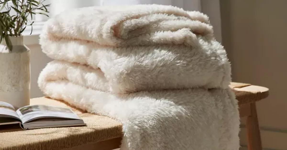 Savvy winter deal sees Dunelm 'heavenly' teddy bear throw cut to less than £5