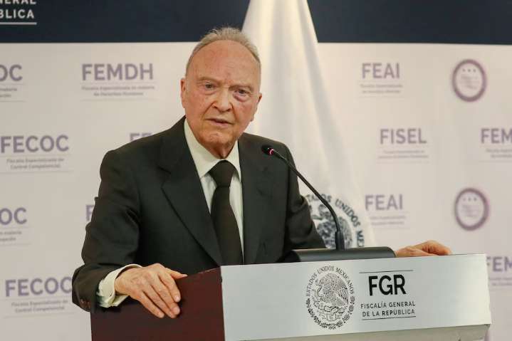 Senado aprueba renuncia de Gertz Manero con 74 votos a favor