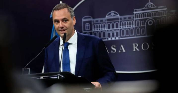 Manuel Adorni refuerza su rol político con encuentros claves con ministros y reuniones de Gabinete