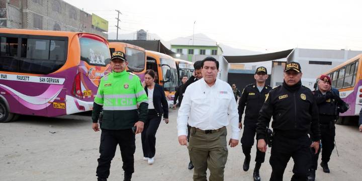 Ministro del Interior anuncia nuevo plan para proteger a transportistas tras ataque a bus de San Germán