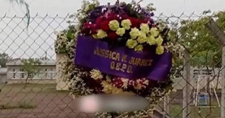 Una mujer recibió una corona fúnebre con su nombre y la justicia investiga a su expareja