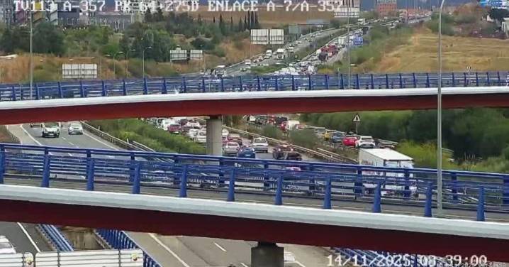 Retenciones en distintos puntos de las carreteras de Málaga