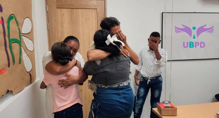 Así se reencontraron una madre y su hijo a los que había separado el conflicto en Urabá hace 23 años