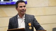 Johnny Rivera recibe la Orden del Congreso por su aporte a la música popular colombiana