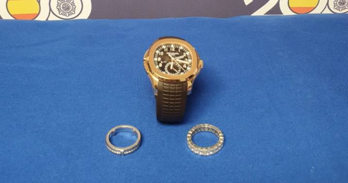 Recuperan un reloj y dos anillos de 150 mil euros olvidados por un jugador de fútbol