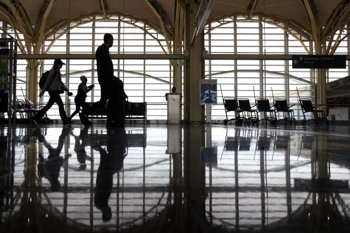 Security threat halts flights at Washington’s Ronald Reagan airport, FAA says