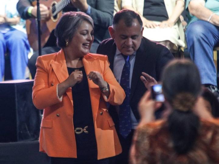 Aedo (DC) y dichos de Jara sobre dejar su militancia en el PC: “Dio cuenta que para ella, Chile y su gente está primero”