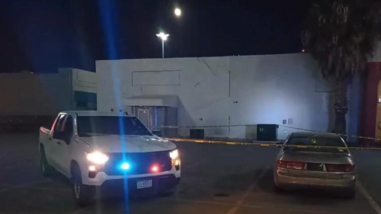 Localizan auto usado en ejecución de hombre en el Viaducto