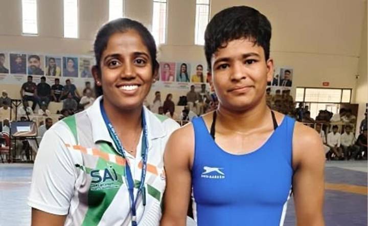 Hyderabad Girl Wins Bronze at National School Games Wrestling Tournament