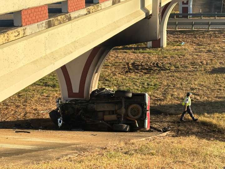 Truck crashes under Toll 49 overpass in Tyler