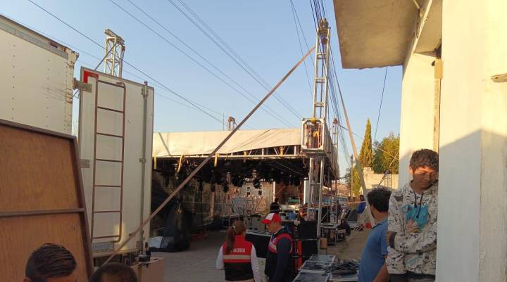 Empleado muere electrocutado durante montaje de audio en una boda, en Contla