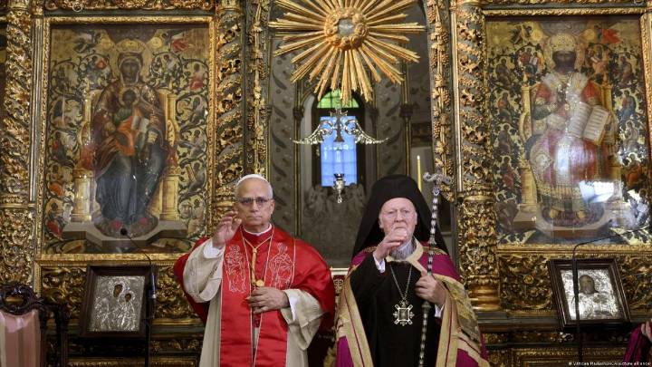 El papa León IV concluye visita a Turquía y viaja a Líbano