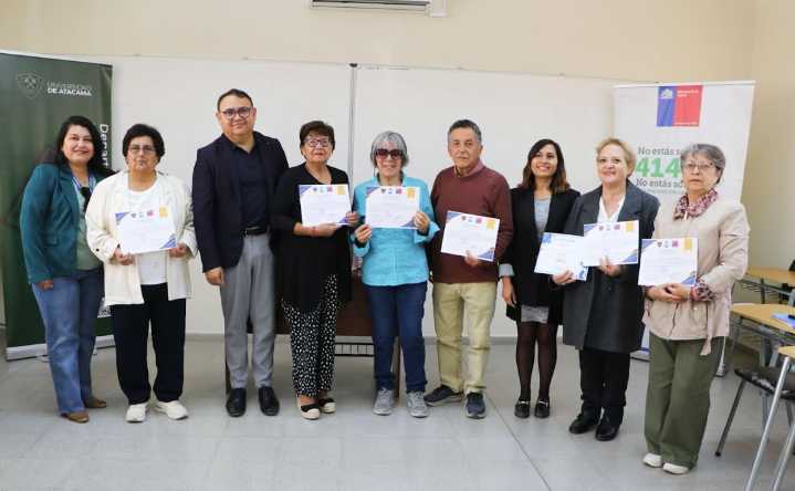 UDA y Seremi de Salud Atacama impulsan taller de inglés para fortalecer la salud mental en personas mayores